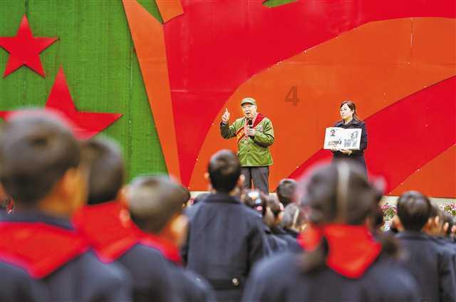 27岁巅峰时为爱隐退,40岁成为医生,无儿无女的她,却成了最幸福的人?